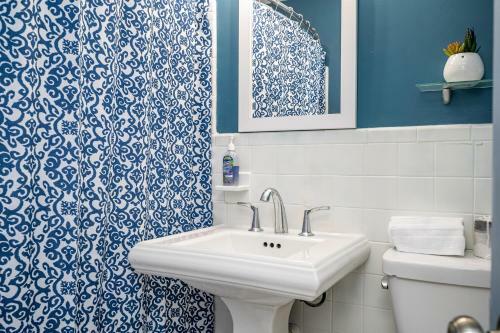 Downtown Atl Condo W Pool King Bed Lm1k2t