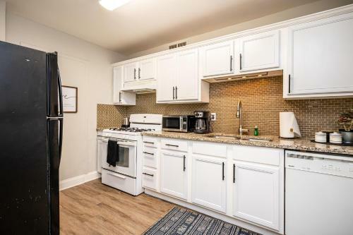Downtown Atl Condo W Pool King Bed Lm1k2t