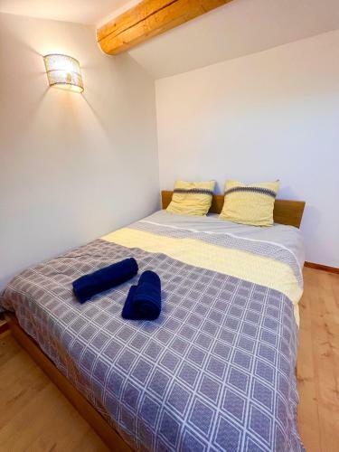 Apartamento T2 Avec Terrasse Arbor�e Proche Lourmarin