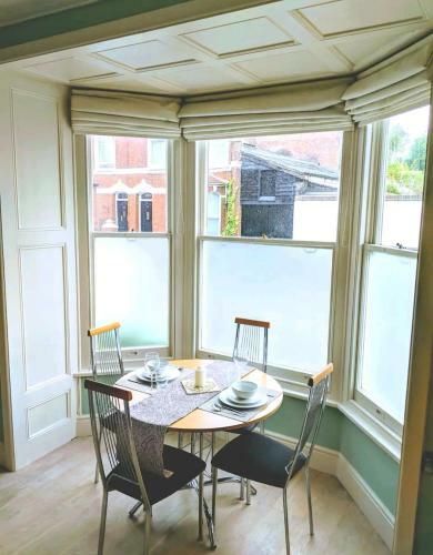 Beautiful Ground Floor Apartment With Parking
