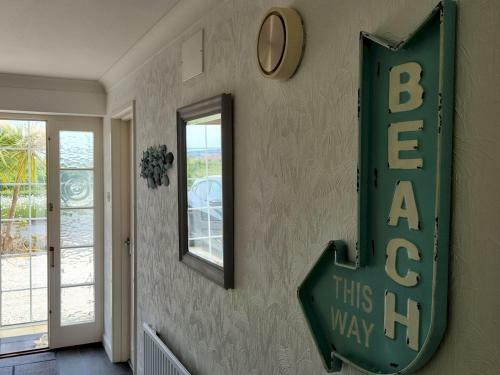 Pass The Keys Stunning Waterside Retreat With Estuary Views