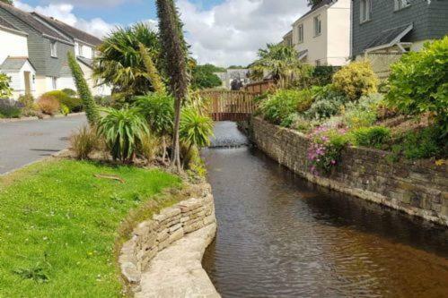 Primrose Cottage At Pendra Loweth