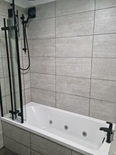 Newly Refurbished Falmouth Town Centre Apartment