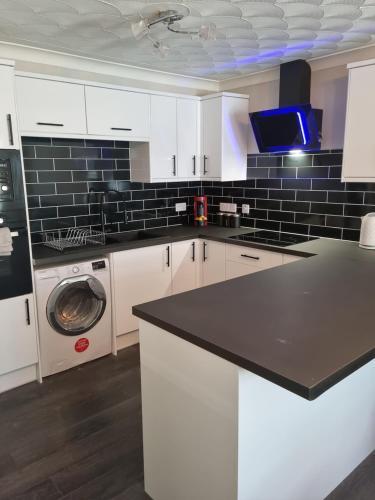 Newly Refurbished Falmouth Town Centre Apartment