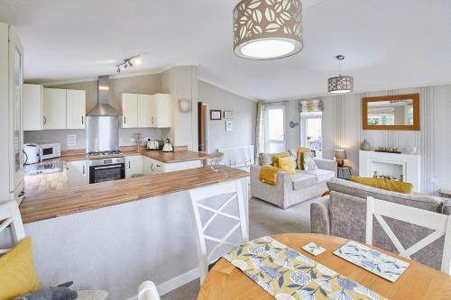 Host & Stay - Kingfisher Lodge