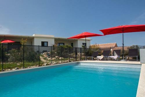 Apart Levante Warmed Shared Swimming Pool Bbq