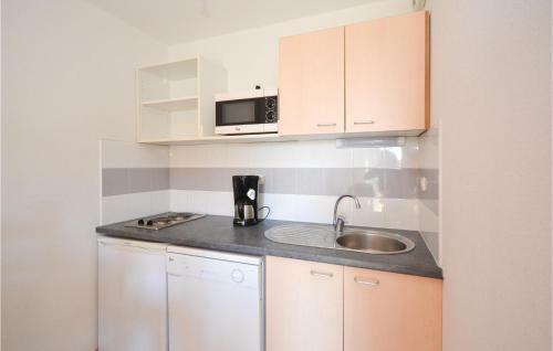Two-bedroom Holiday Home In Calvisson