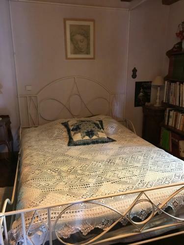Hostal Chambres Familiales Dans La Maison D Helene