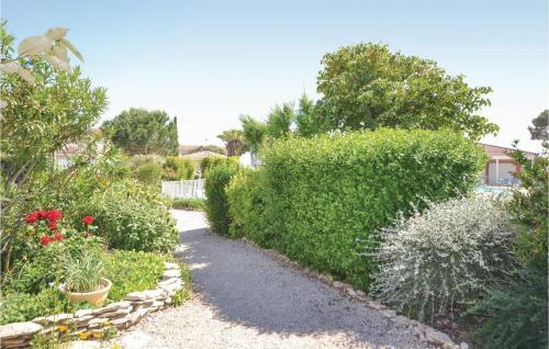 Two-bedroom Holiday Home In Calvisson