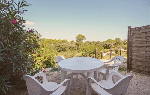 Two-bedroom Holiday Home In Calvisson