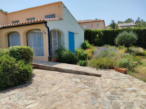 Confortable Suite Parentale Avec Jardin Et Piscine