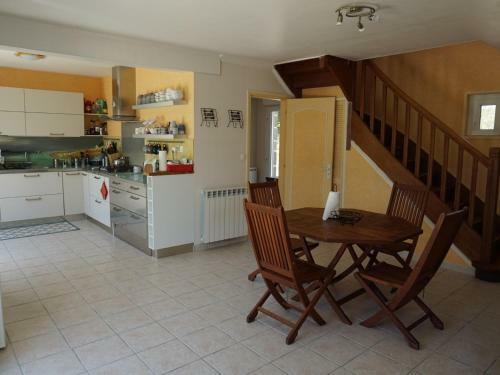 Villa Carnac, 6 Bedrooms, 12 Persons - Fr-1-533-15