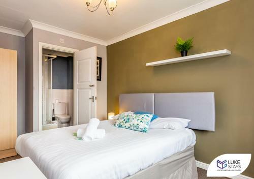 Apartamento ?stunning 5 Bed House ?wifi ?parking ?nr Stadium?