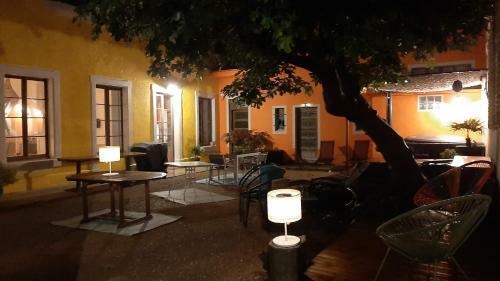 Bed & Breakfast Le 9 De Cour, Chambre Caouette