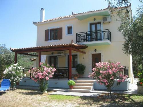 Christina Villa Near Stafylos Beach