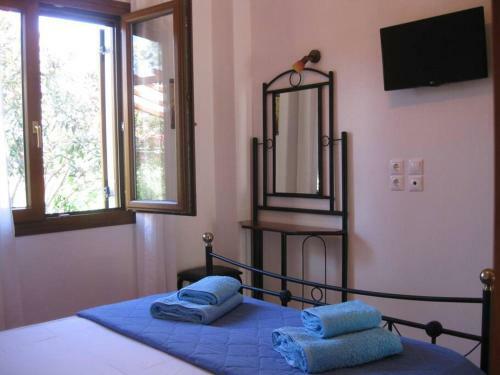 Christina Villa Near Stafylos Beach