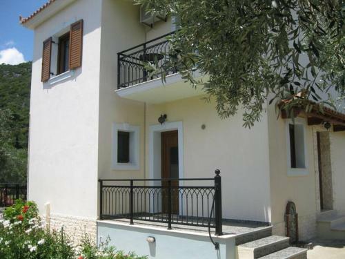 Christina Villa Near Stafylos Beach