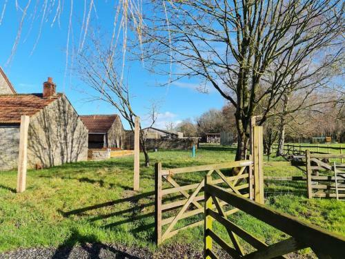 The Little Cottage - Peaceful, Dog Friendly In 3 Acres