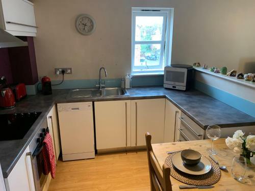 Glastonbury Town Center-entire Apartment