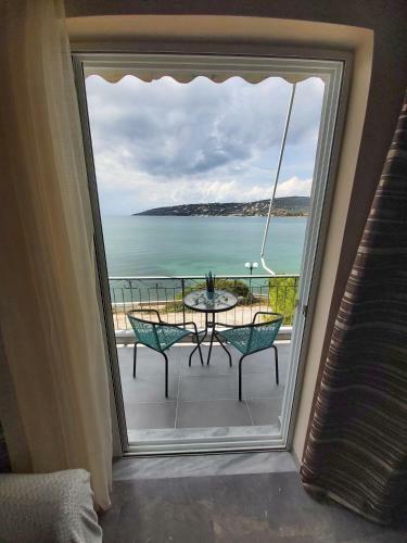 Orion Front Sea Apartment