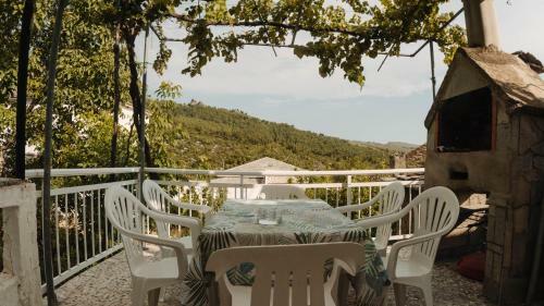 Nerida's-traditional 3 Br Townhouse-bbq-view