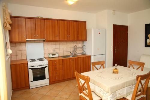 Apartment In Theologos