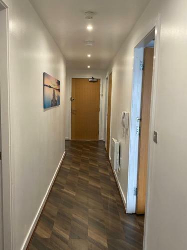 Secc/hydro Modern 6th Floor 2br Apartment, Great Views & Free Parking