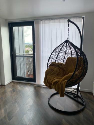 Secc/hydro Modern 6th Floor 2br Apartment, Great Views & Free Parking