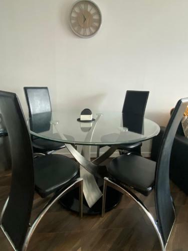 Secc/hydro Modern 6th Floor 2br Apartment, Great Views & Free Parking