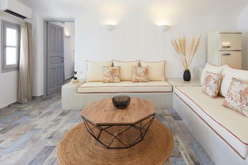 Villa El Verano Suites