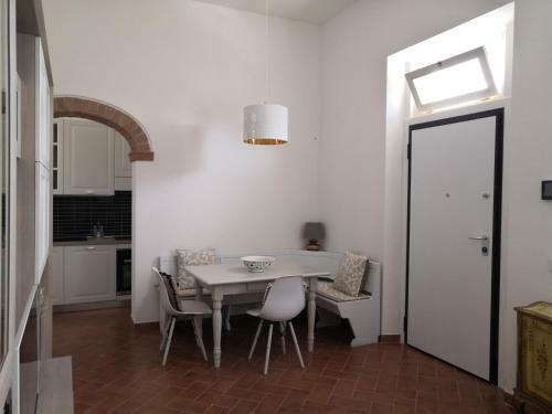 Appartamento Indipendente Con Piscina E Giardino