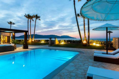 Villa Paralia Beachfront Residence