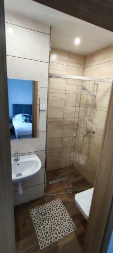 Apartamento Noclegi Przystanek Solina 667-528-284