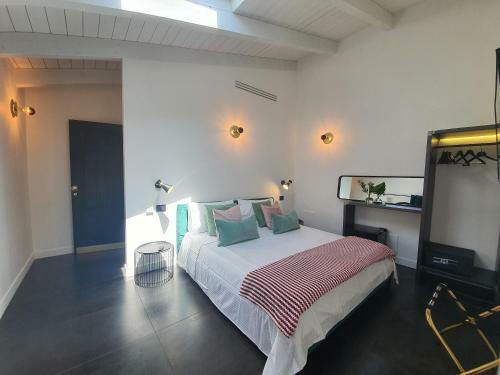 Hostal Belu - Fondi Holiday Rooms