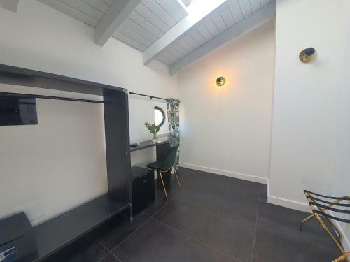 Hostal Belu - Fondi Holiday Rooms