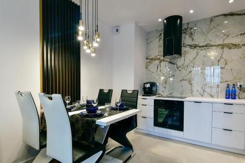 Apartament32 Golden Vip -du?e Miejsce Postojowe-
