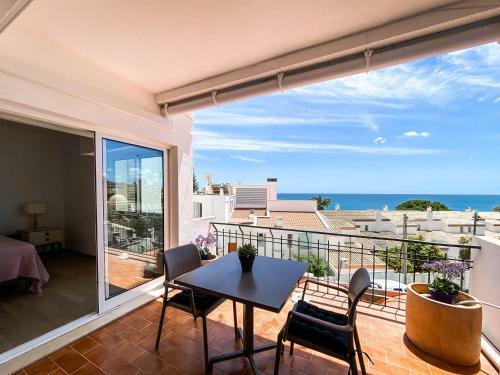 Balcony W Seaview - 1 Bed Apart