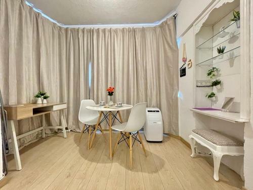 Elegant And Cozy Classic Room
