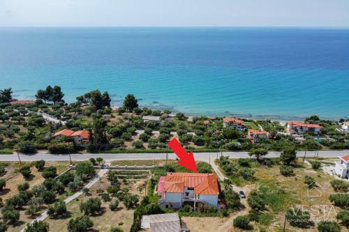 Ilios Loft Apartment With Sea Views, 200m From Beach