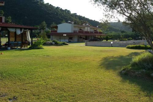 House With Garden Next To The Beach Trani Ammouda