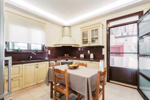 Villa Maribia With Private Pool