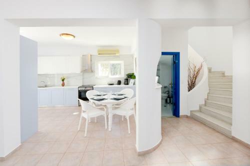 Villa Irilena - 4bdr Beach House