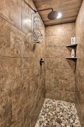 Apartamento Rustic Condo Fireplace, 2 Mi To State Park!
