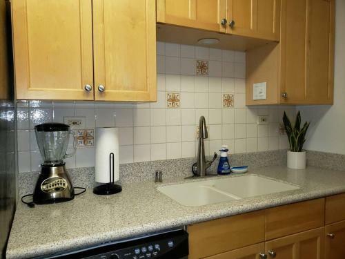 Apartamento Ocean View 1 Bedrm, Free Parking, Walk To Beach