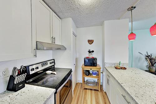 Kuhio Plaza Condo 702