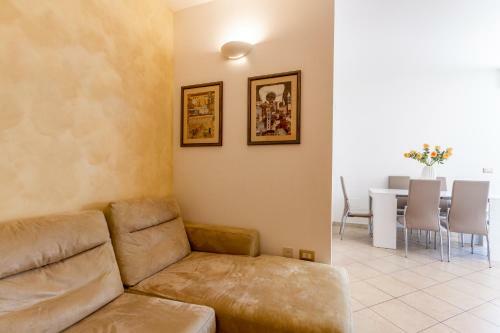 Roomy Apartment With Terrace & Parking