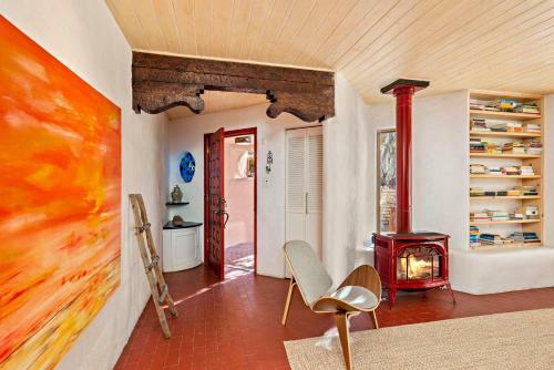 384 Calle Loma Norte
