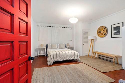 384 Calle Loma Norte