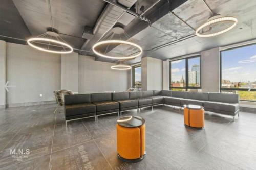 Apartamento 510/512 Brooklyn Luxury Duplex (2 Apts) Pets & Parking!