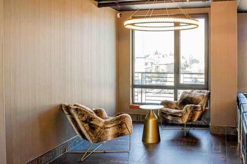 Apartamento 510/512 Brooklyn Luxury Duplex (2 Apts) Pets & Parking!